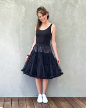 Load image into Gallery viewer, Rockabilly Petticoat Black Long 